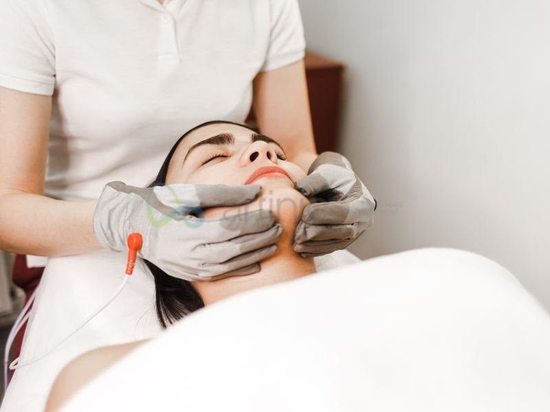 Read more about the article Jasa Maklon Skincare Kecantikan di Indonesia